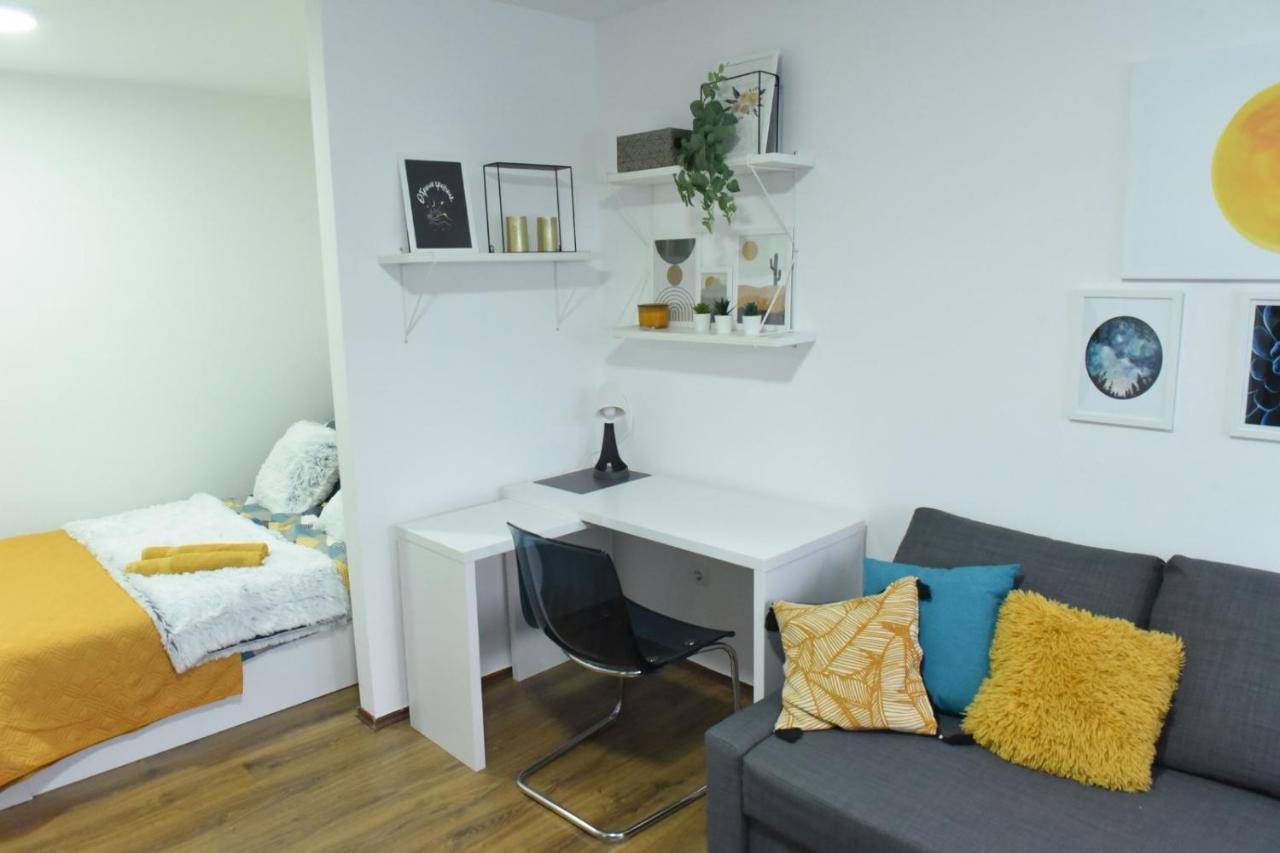 Central Apartment ชูปริยา ภายนอก รูปภาพ