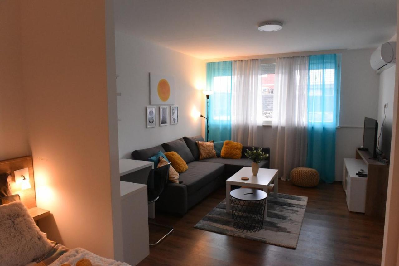 Central Apartment ชูปริยา ภายนอก รูปภาพ